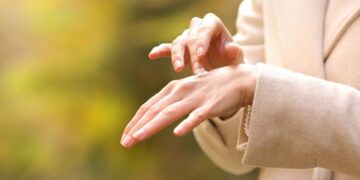 Sık Duş Alanlar Dikkat! Cilt Kuruluğuna Sebep Oluyor