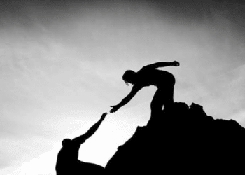 Değerler Azaldıkça İnsan Da Azalır