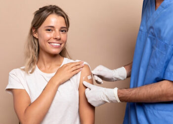 HPV CİLTTEN CİLDE TEMAS YOLUYLA BULAŞIR