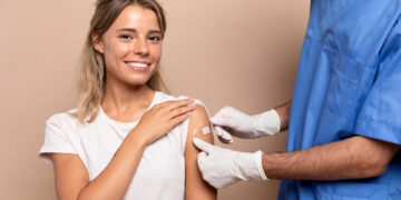 HPV CİLTTEN CİLDE TEMAS YOLUYLA BULAŞIR